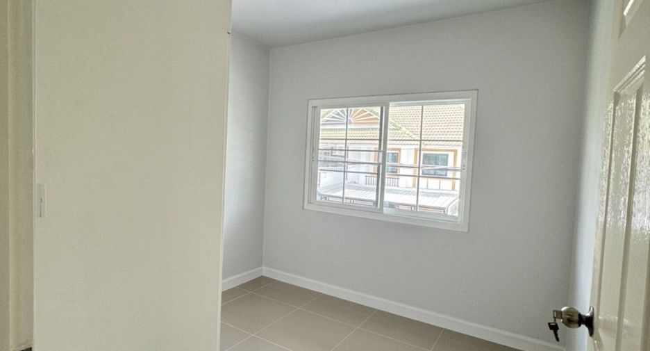 For sale 3 bedrooms townhouse in Khlong Luang, Pathum Thani