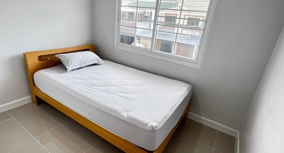 For sale 3 bedrooms townhouse in Khlong Luang, Pathum Thani