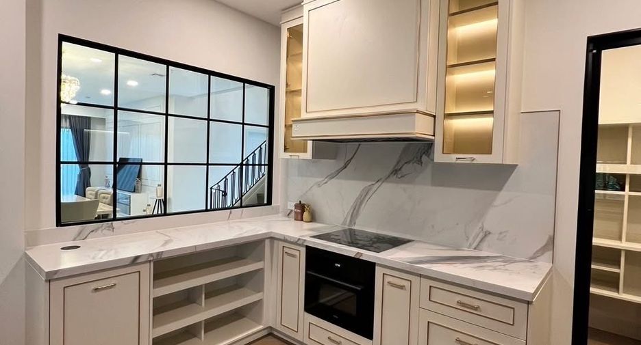 Casa en venta de 4 habitaciones en Saphan Sung, Bangkok