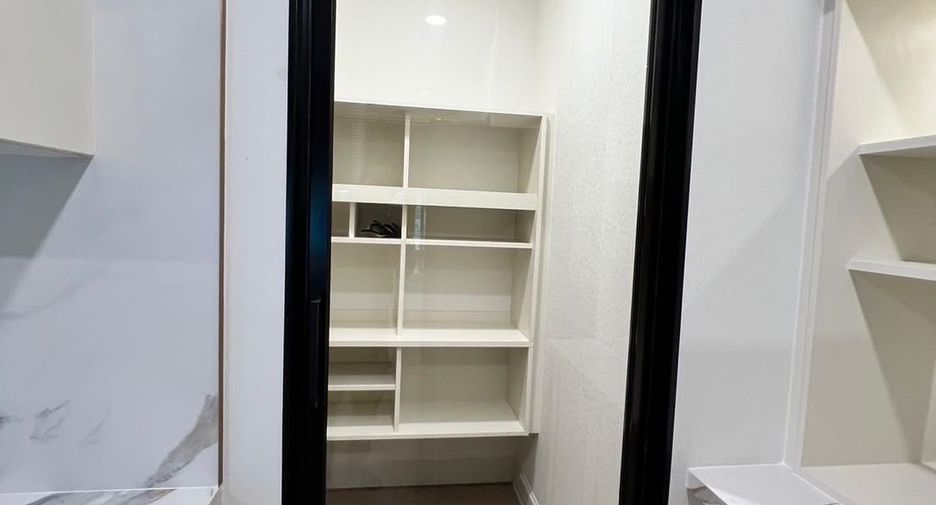 Casa en venta de 4 habitaciones en Saphan Sung, Bangkok