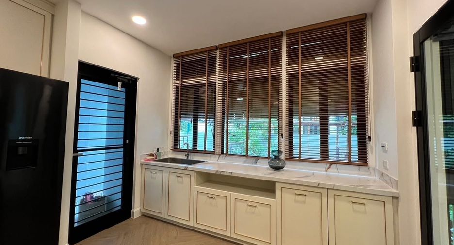 Casa en venta de 4 habitaciones en Saphan Sung, Bangkok
