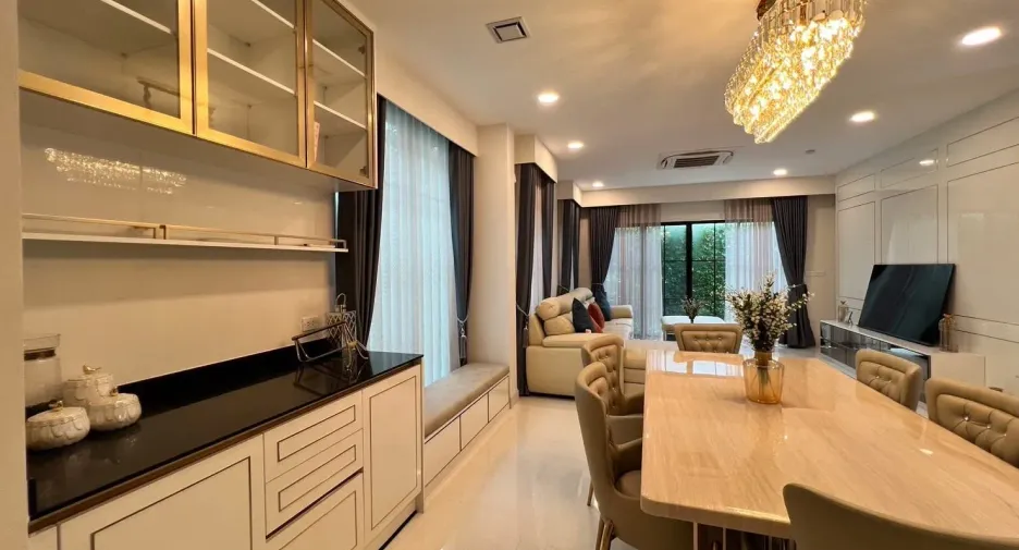 Casa en venta de 4 habitaciones en Saphan Sung, Bangkok