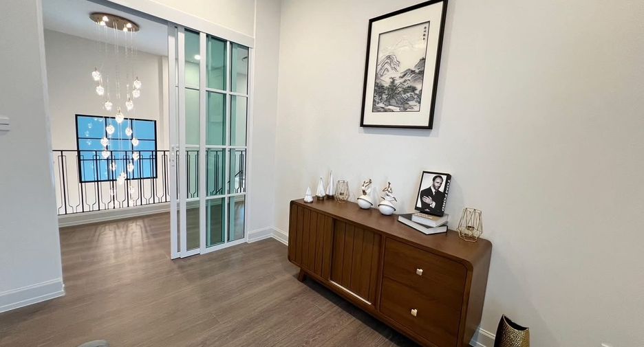 Casa en venta de 4 habitaciones en Saphan Sung, Bangkok