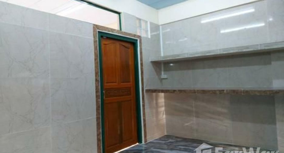 Аренда 5 спальни таунхаус в Krathum Baen, Самутсакхон