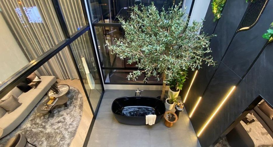 For sale 3 bedrooms condo in Watthana, Bangkok