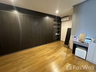 Casa adosada en venta de 3 habitaciones en Saphan Sung, Bangkok