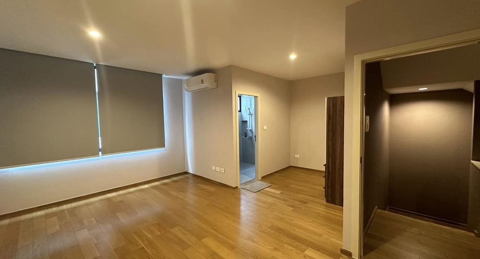 Продажа 3 спальни таунхаус в Сапхан Сунг, Бангкок