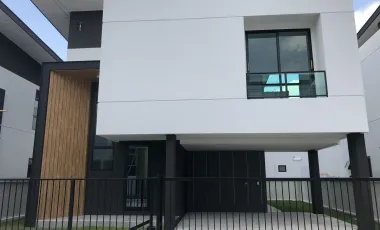 For sale 3 bedrooms house in Mueang Chon Buri, Chonburi