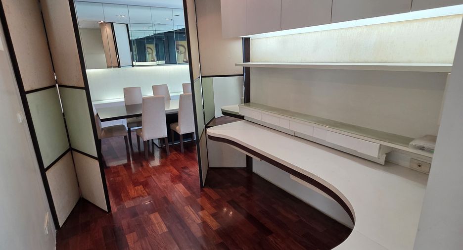 Wohnung zum Kauf mit 2 Zimmer in Watthana, Bangkok