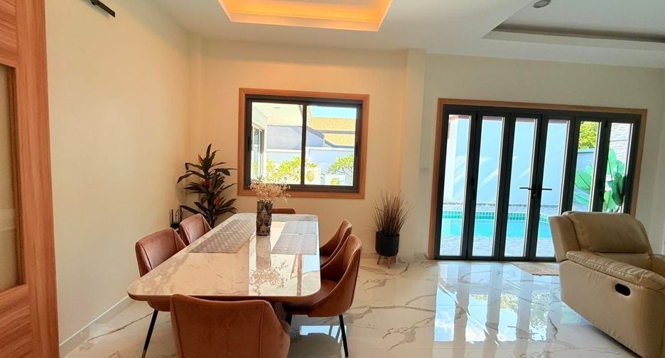 À vendre et à louer 3 chambres villa à Mueang Phuket, Phuket
