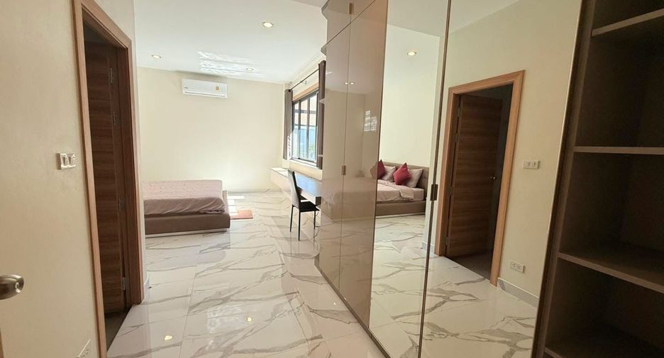 À vendre et à louer 3 chambres villa à Mueang Phuket, Phuket