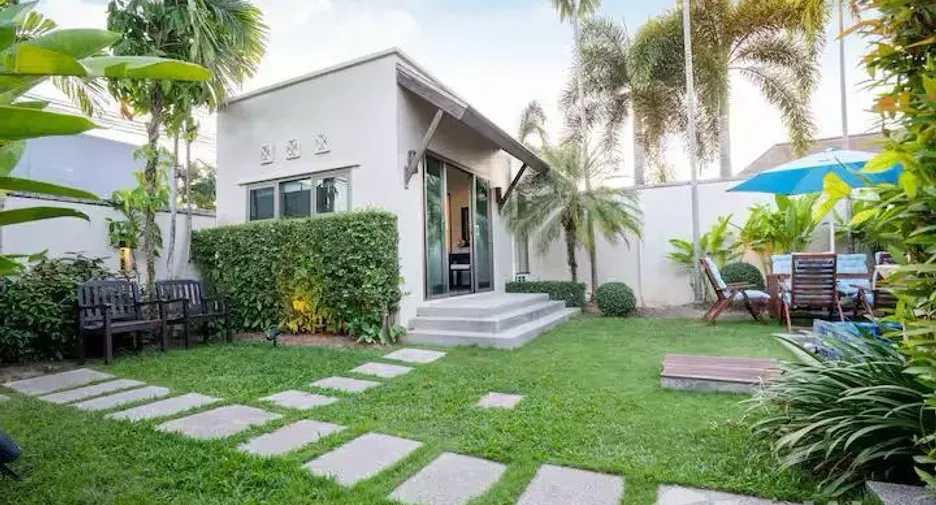 For rent 3 bedrooms villa in Mueang Phuket, Phuket