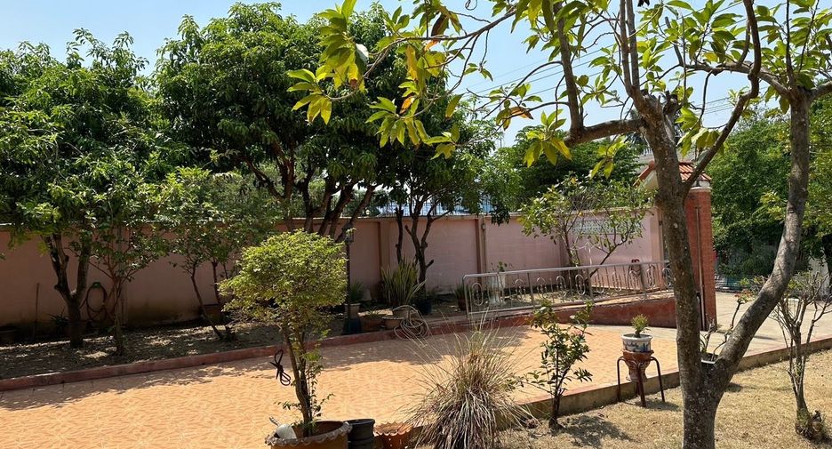 For sale 5 bedrooms house in Thawi Watthana, Bangkok