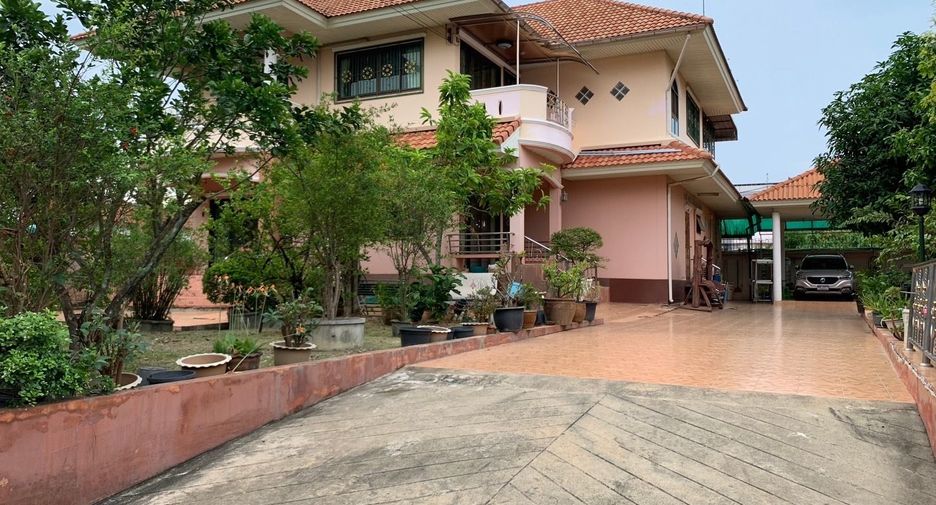 For sale 5 bedrooms house in Thawi Watthana, Bangkok