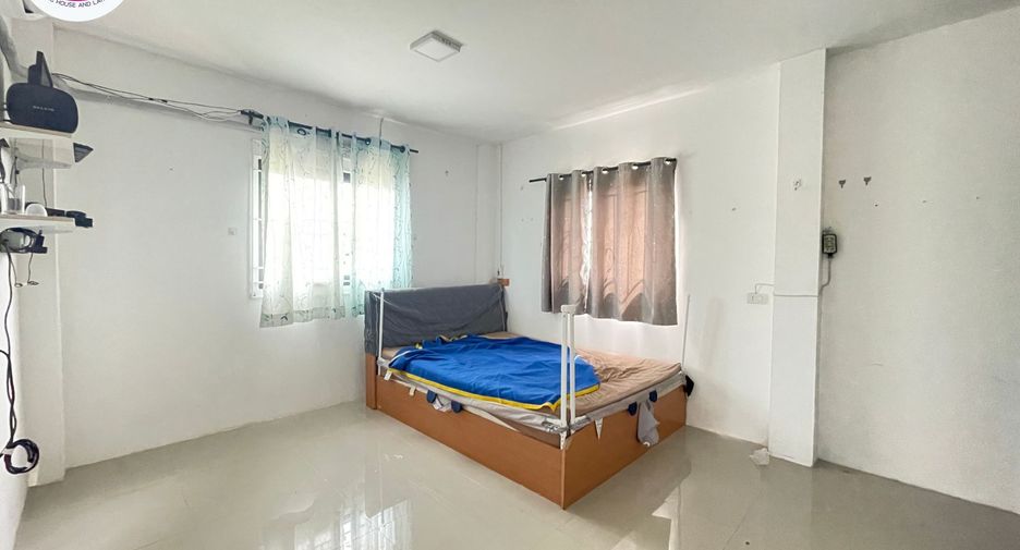 For sale 4 bedrooms house in Mueang Ubon Ratchathani, Ubon Ratchathani