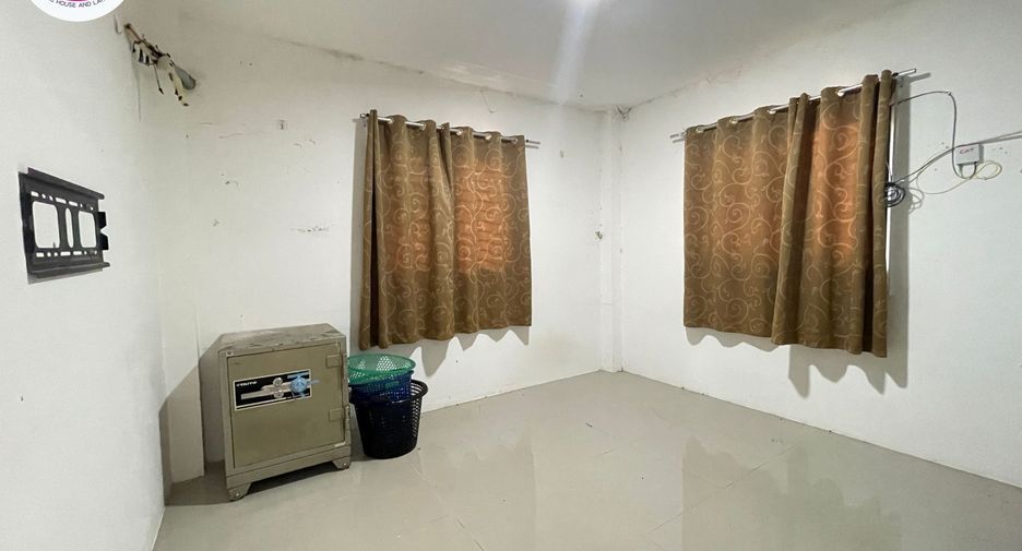 For sale 4 bedrooms house in Mueang Ubon Ratchathani, Ubon Ratchathani