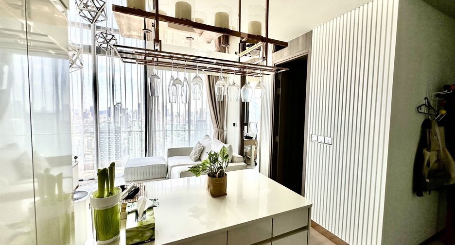 For sale 2 ベッドルーム condo in Khlong Toei, Bangkok