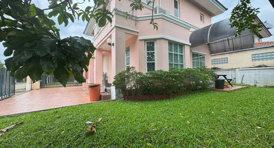 Casa en alquiler de 3 habitaciones en Mueang Pathum Thani, Pathum Thani