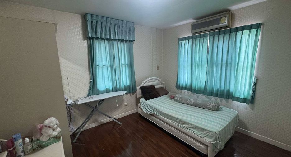 Casa en alquiler de 3 habitaciones en Mueang Pathum Thani, Pathum Thani