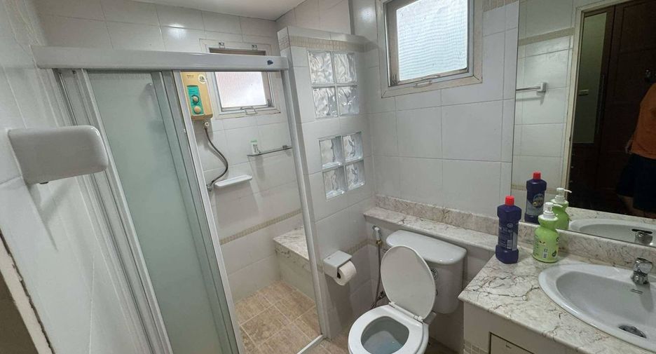 Casa en alquiler de 3 habitaciones en Mueang Pathum Thani, Pathum Thani