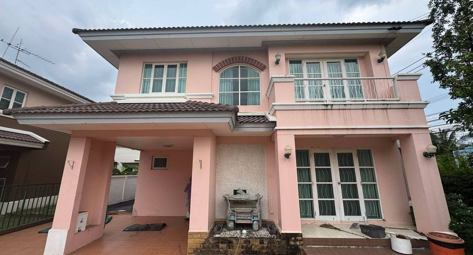 Casa en alquiler de 3 habitaciones en Mueang Pathum Thani, Pathum Thani