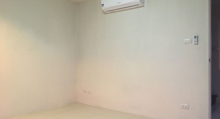 For rent 5 bedrooms retail Space in Mueang Nakhon Ratchasima, Nakhon Ratchasima