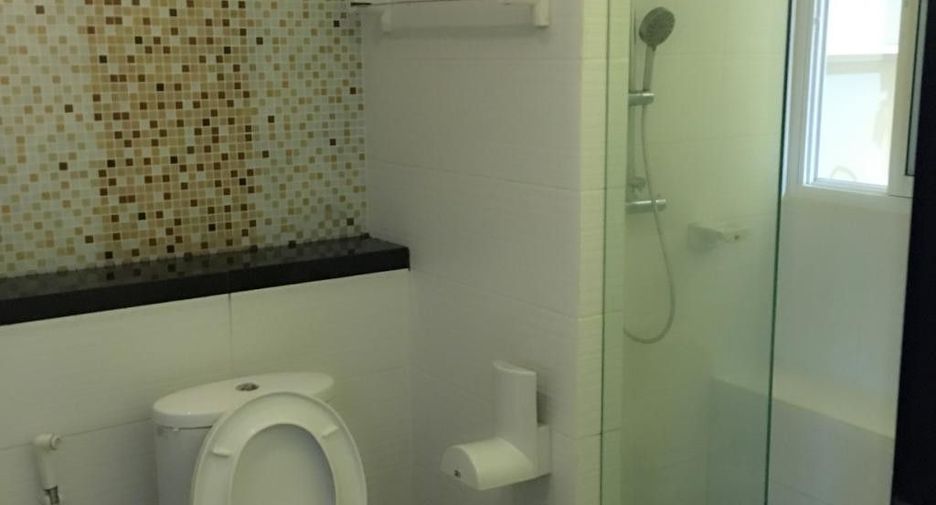 For sale 1 bed condo in Wang Thonglang, Bangkok