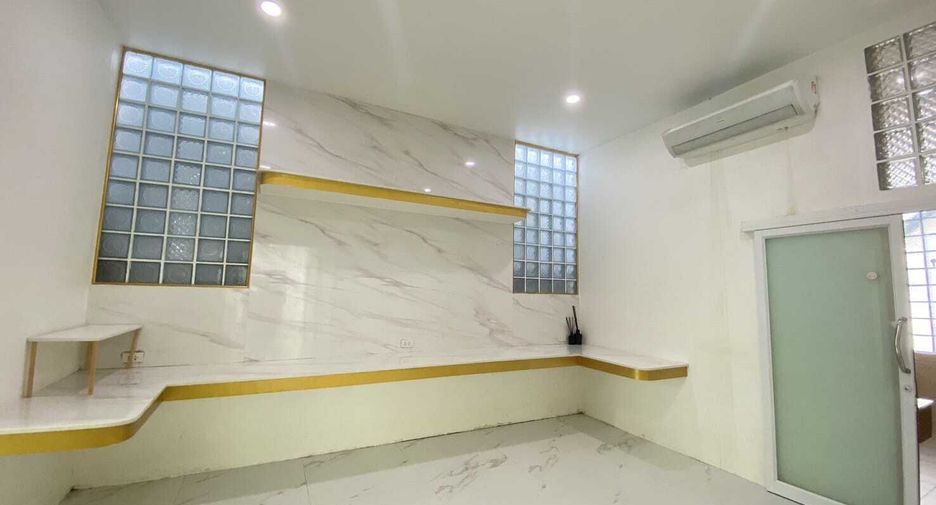 For rent 4 bedrooms villa in Mueang Phuket, Phuket