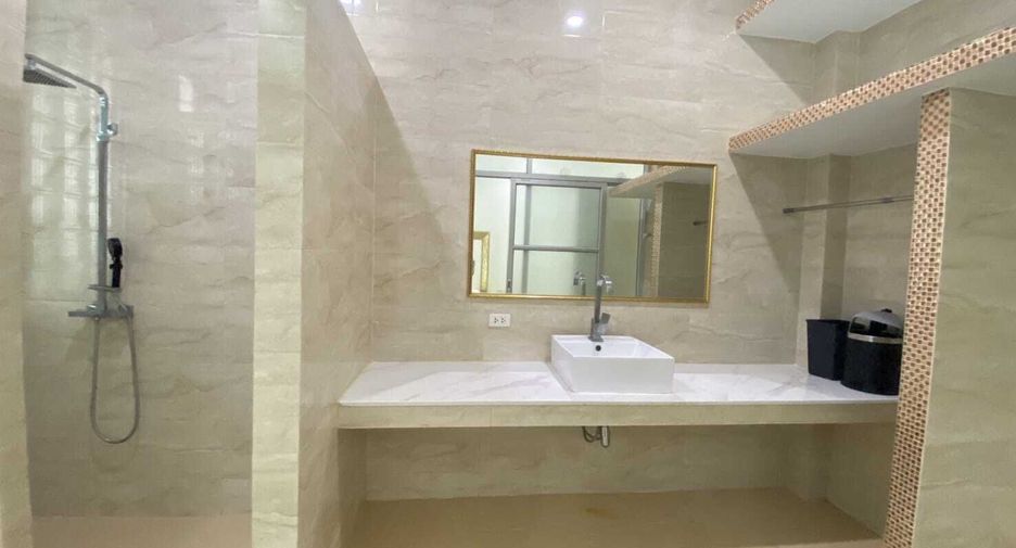 For rent 4 bedrooms villa in Mueang Phuket, Phuket