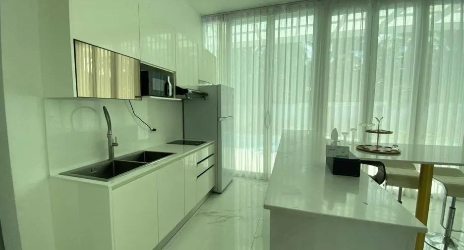 For rent 4 bedrooms villa in Mueang Phuket, Phuket