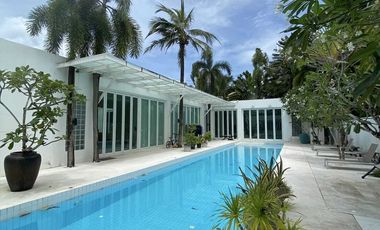 For rent 4 bedrooms villa in Mueang Phuket, Phuket