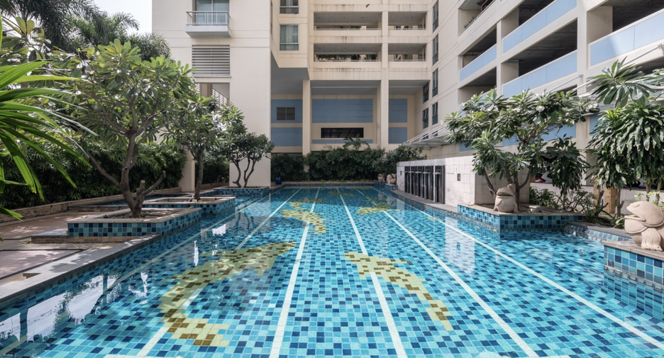 For sale 1 bed condo in Yan Nawa, Bangkok