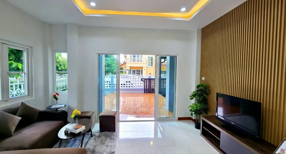 For sale 3 bedrooms house in Khlong Sam Wa, Bangkok