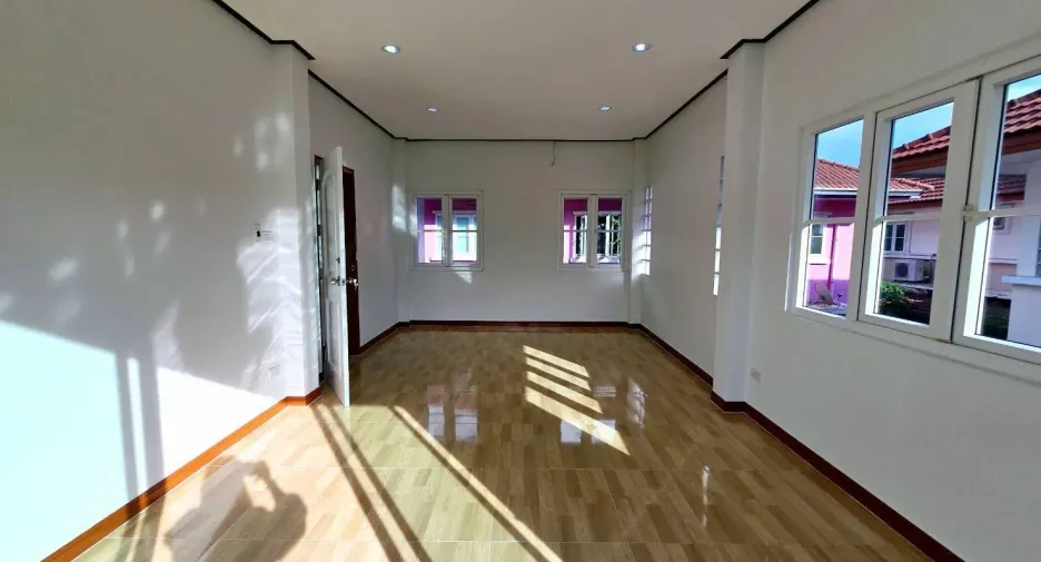 For sale 3 bedrooms house in Khlong Sam Wa, Bangkok