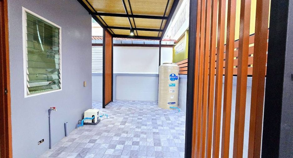 For sale 3 bedrooms house in Khlong Sam Wa, Bangkok