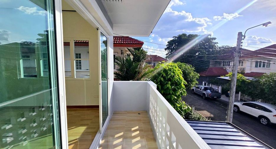 For sale 3 bedrooms house in Khlong Sam Wa, Bangkok