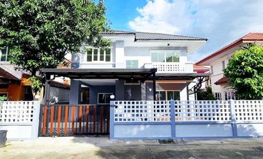For sale 3 bedrooms house in Khlong Sam Wa, Bangkok