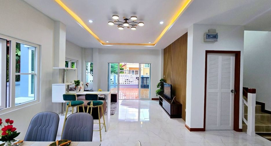 For sale 3 bedrooms house in Khlong Sam Wa, Bangkok