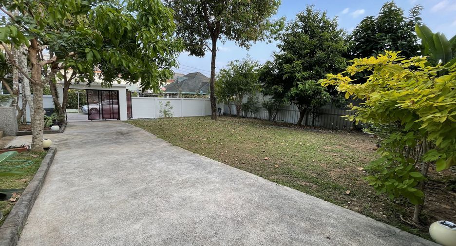 For rent 3 bedrooms house in Mueang Phuket, Phuket