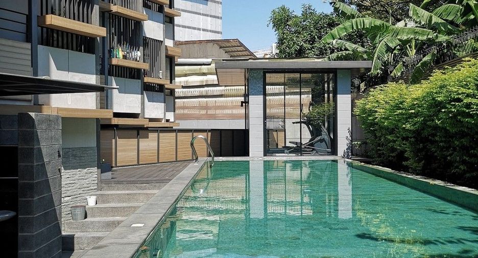 For sale 1 bed condo in Huai Khwang, Bangkok