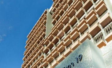For sale 1 bed condo in Huai Khwang, Bangkok