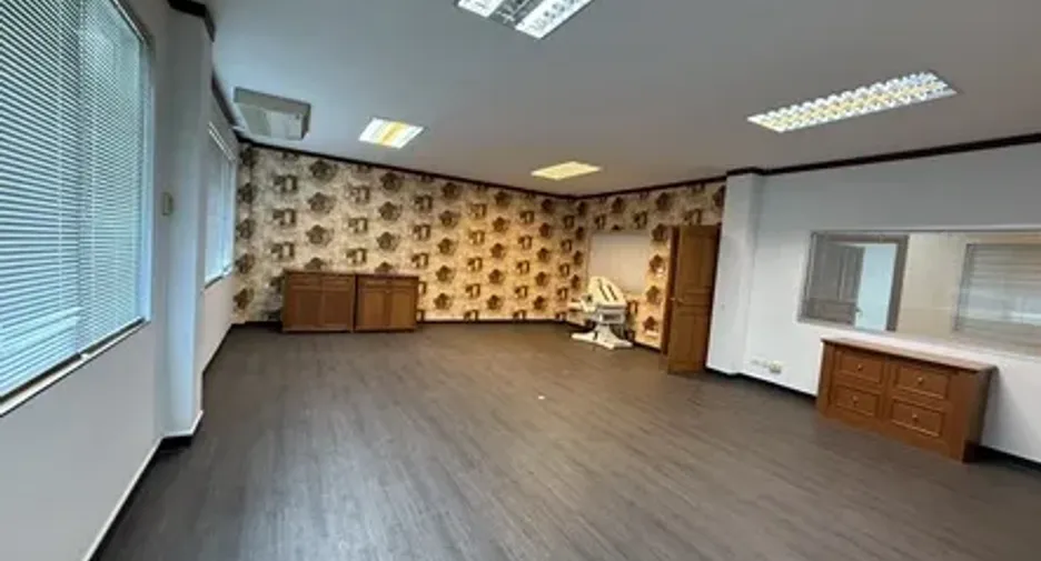 For rent office in Mueang Nonthaburi, Nonthaburi