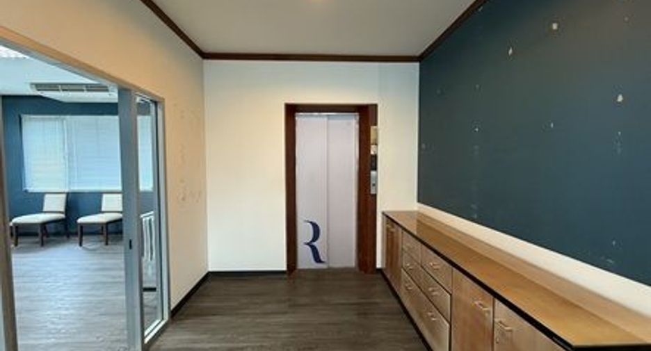 For rent office in Mueang Nonthaburi, Nonthaburi