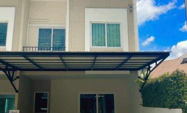 For sale 4 bedrooms townhouse in Khlong Luang, Pathum Thani