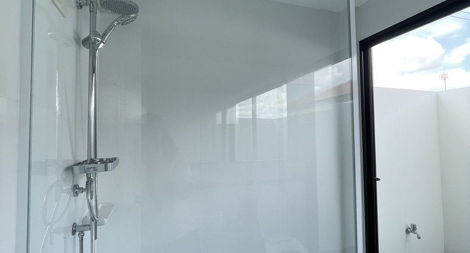 For sale 3 bedrooms house in Prawet, Bangkok