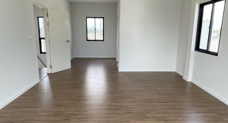 For sale 3 bedrooms house in Prawet, Bangkok