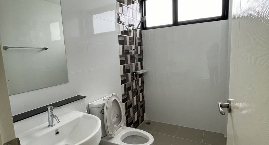 For sale 3 bedrooms house in Prawet, Bangkok