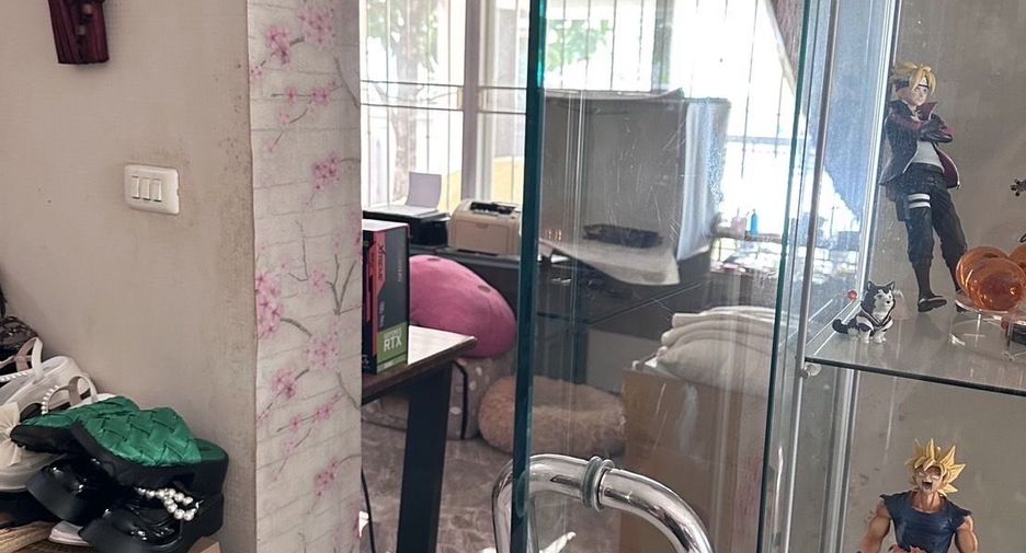 Продажа 3 спальни дом в Сапхан Сунг, Бангкок