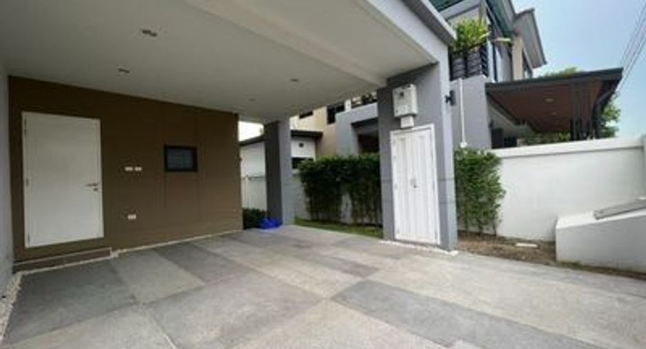 For sale 4 bedrooms house in Khan Na Yao, Bangkok