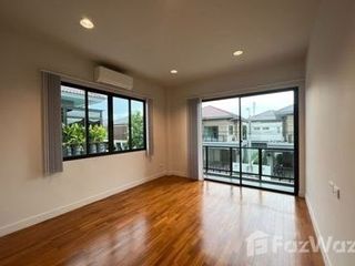 Casa en venta de 4 habitaciones en Khan Na Yao, Bangkok